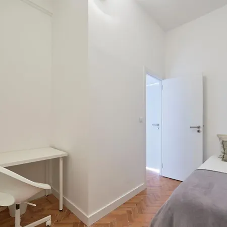 Guest house Modern In The Center Lisbon