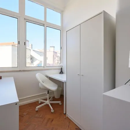 Guest house Modern In The Center Lisbon