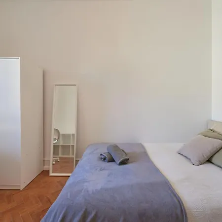 Guest house Modern In The Center