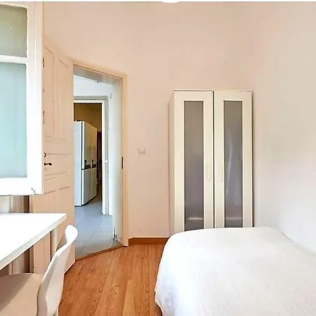 Modern In The Center Guest house